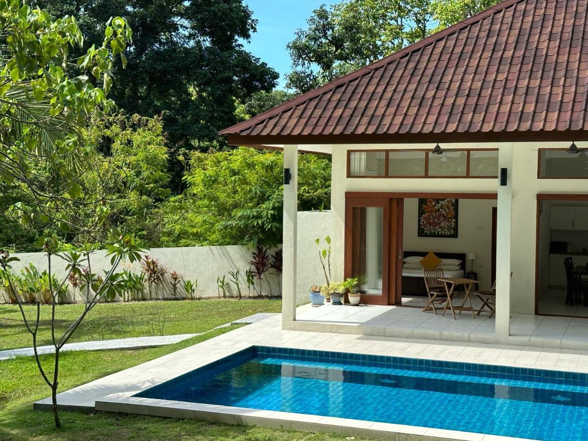 Villa Meranti - Spacious Private Pool Villa Пантай-Сенанг Экстерьер фото