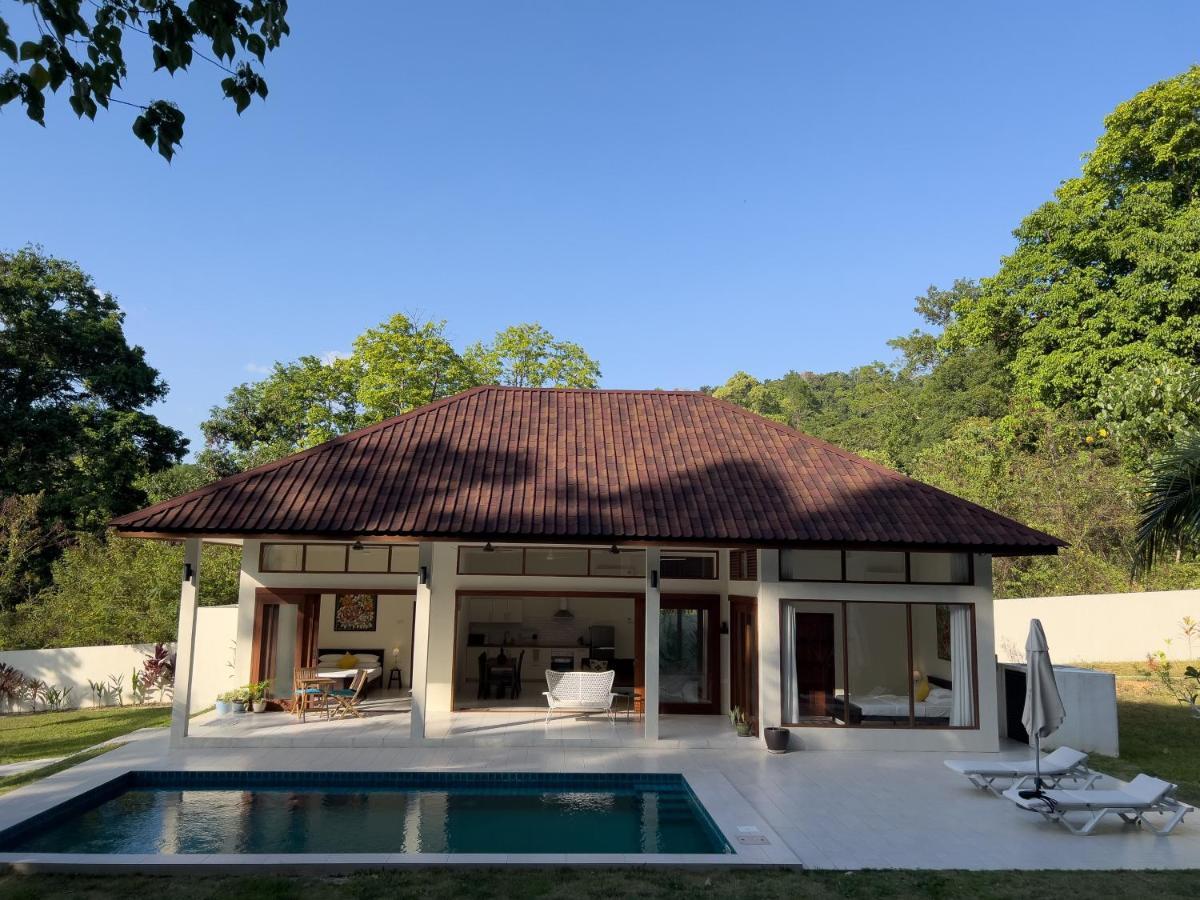 Villa Meranti - Spacious Private Pool Villa Пантай-Сенанг Экстерьер фото