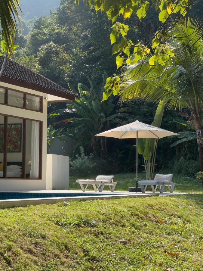 Villa Meranti - Spacious Private Pool Villa Пантай-Сенанг Экстерьер фото