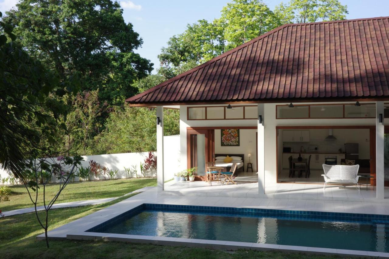Villa Meranti - Spacious Private Pool Villa Пантай-Сенанг Экстерьер фото
